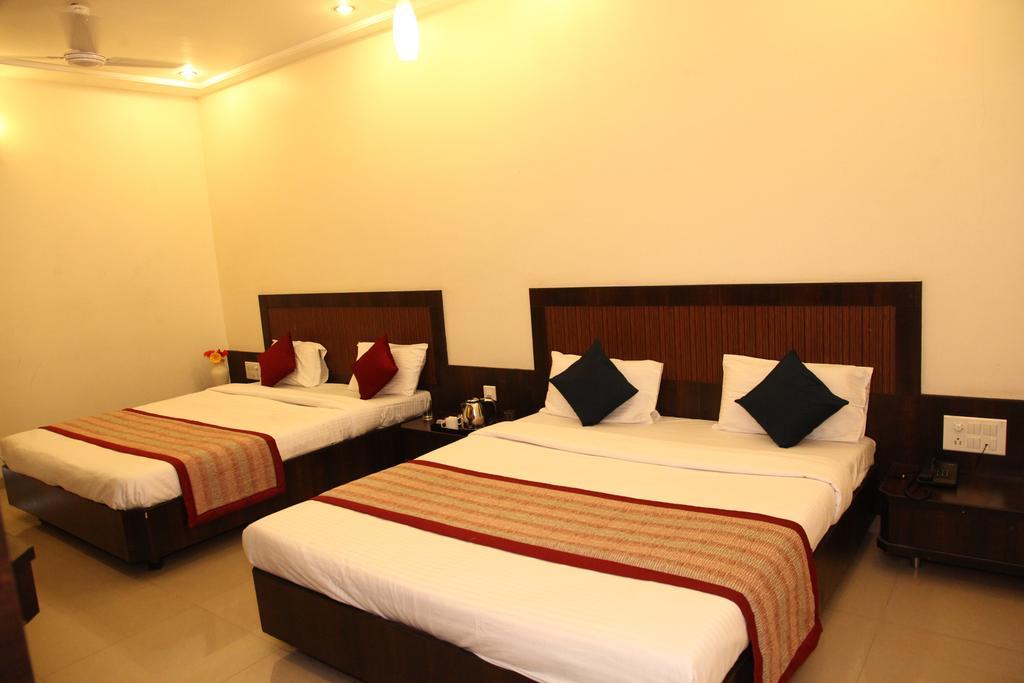 Hotel Sai Ramanand Shirdi Extérieur photo