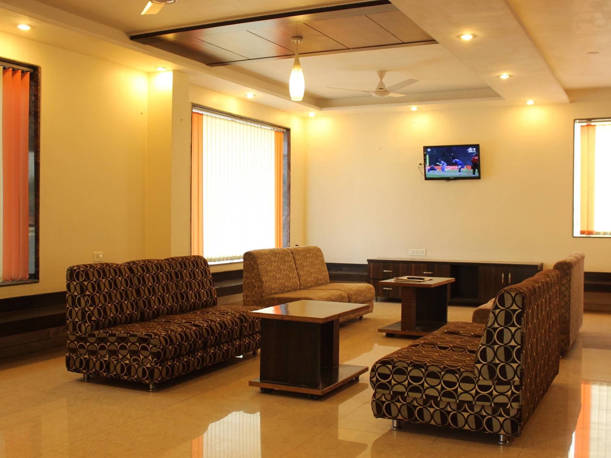 Hotel Sai Ramanand Shirdi Extérieur photo