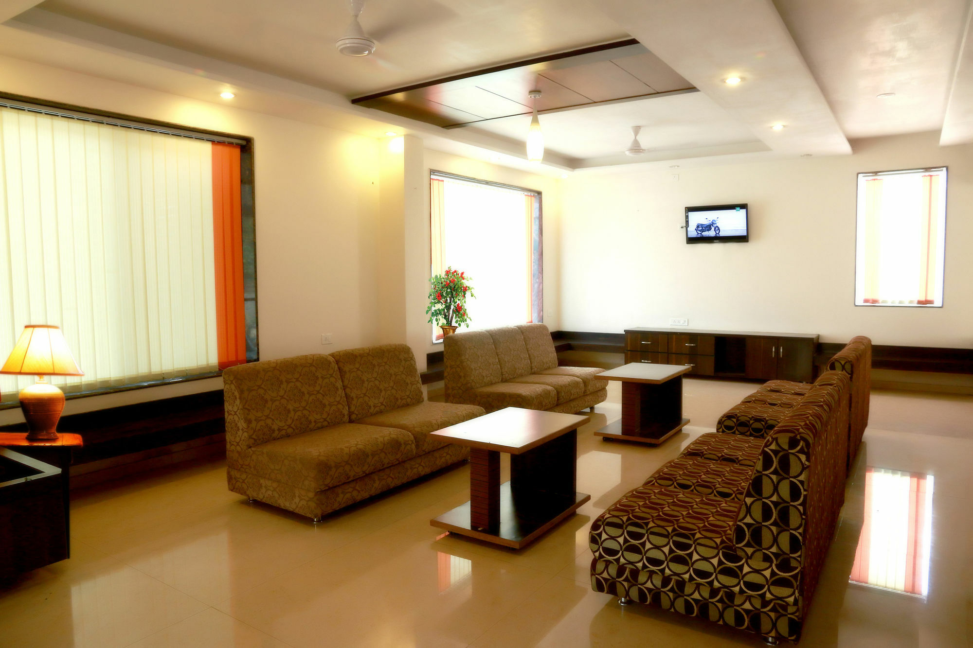 Hotel Sai Ramanand Shirdi Extérieur photo